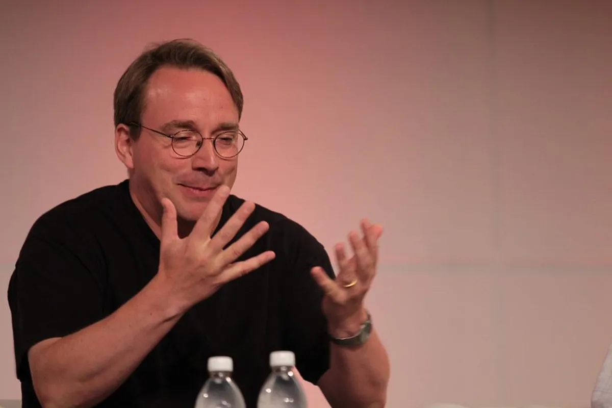 文件名的语义陷阱：从等价关系看 macOS 的安全设计